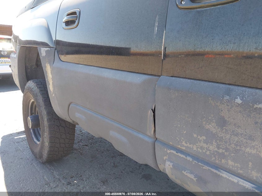 2002 Chevrolet Avalanche 2500 VIN: 3GNGK23G32G165074 Lot: 45580976