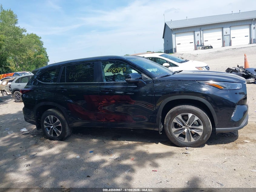 TOYOTA HIGHLANDER - zdjęcie 13