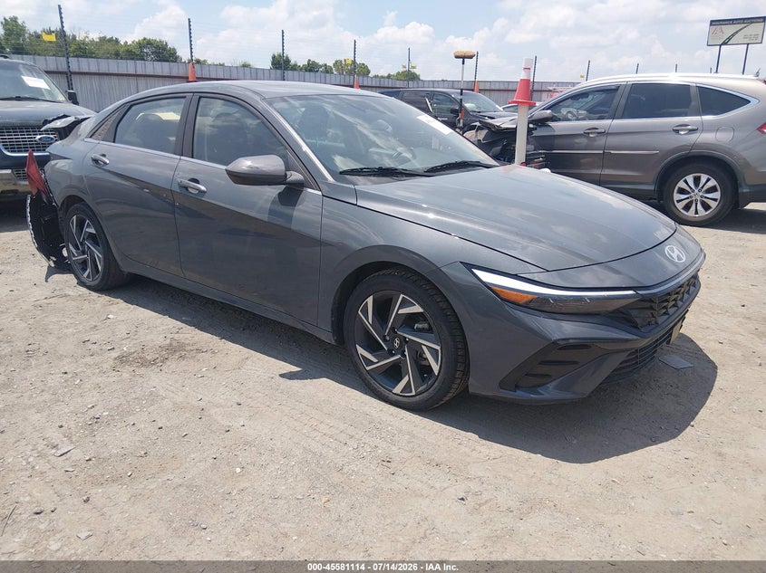 2024 HYUNDAI ELANTRA auction photo 1