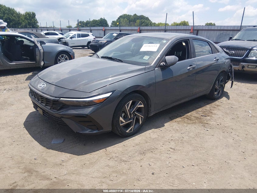 2024 HYUNDAI ELANTRA auction photo 2