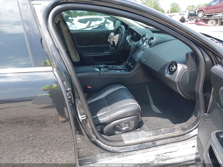 JAGUAR XJ 2011 VIN SAJWA2GE0BMV03111