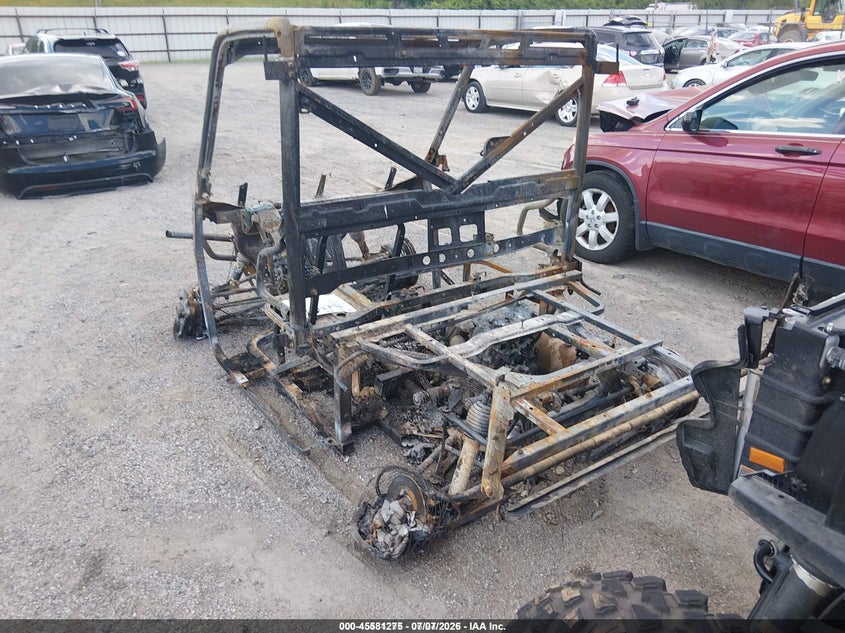 2015 POLARIS RANGER auction photo 3