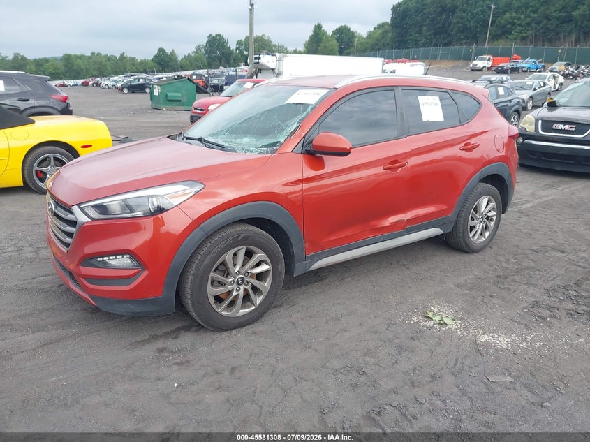 2017 Hyundai Tucson, Перёд и зад, IAAI, VIN KM8J3CA44HU440124 — фото 2