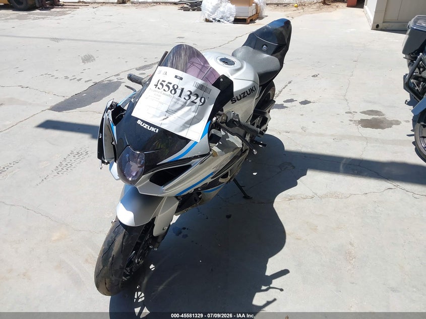 2025 Suzuki —, Оба бока, IAAI, VIN JS1DM11F1S7100143 — фото 2