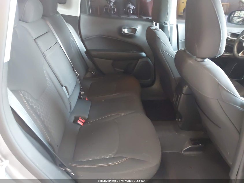 2018 JEEP COMPASS auction photo 8