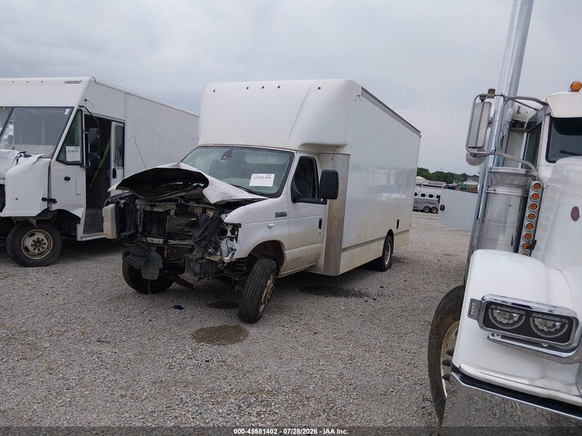 2023 FORD E-450 CUTAWAY auction photo 2