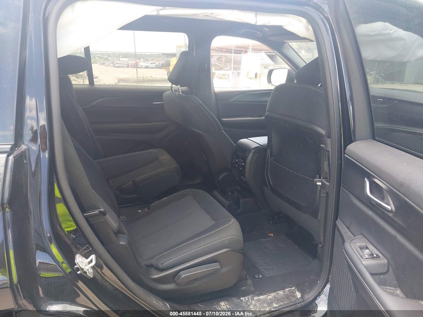 2025 JEEP GRAND CHEROKEE L auction photo 8