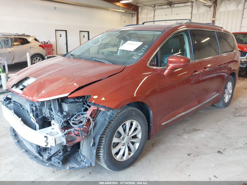 Vin: 2c4rc1eg7jr154996, lot: 46079876, chrysler pacifica touring l plus 20182