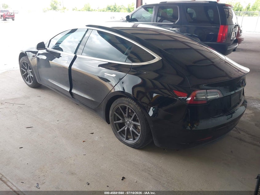 Фото 3 - TESLA MODEL 3