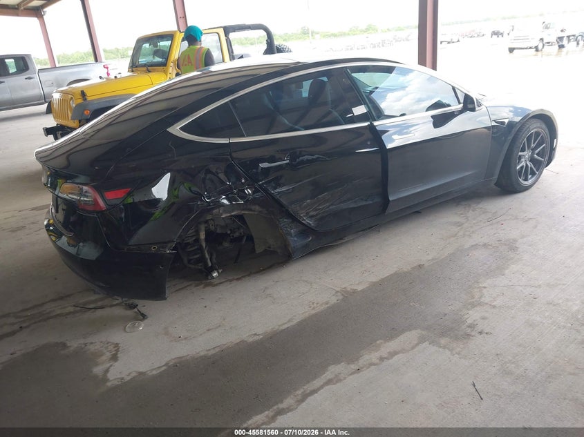 2019 TESLA MODEL 3 auction photo 4