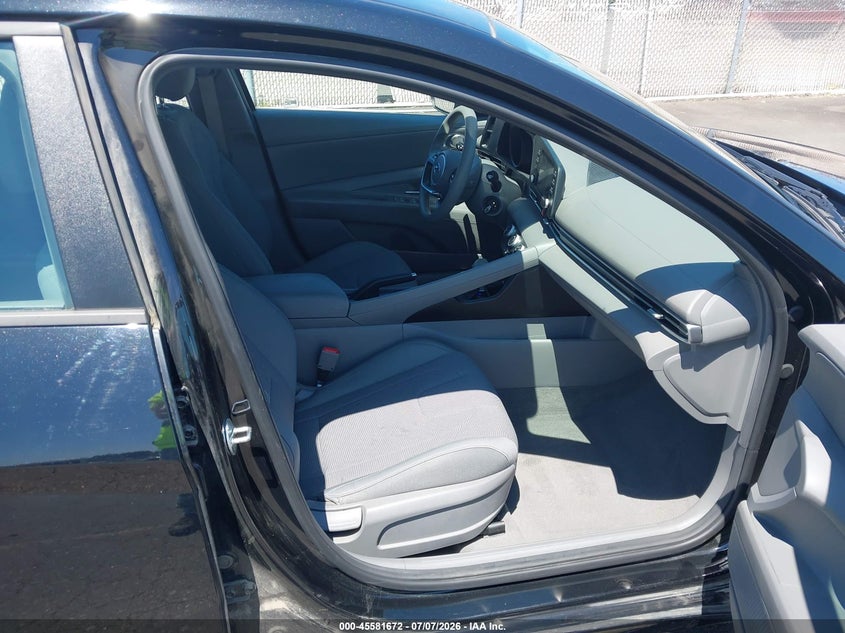 2021 HYUNDAI ELANTRA auction photo 5