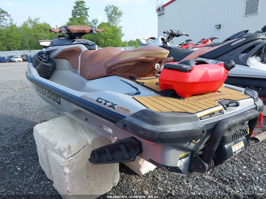 2018 SEADOO GTX-300 LIMITED auction photo 3