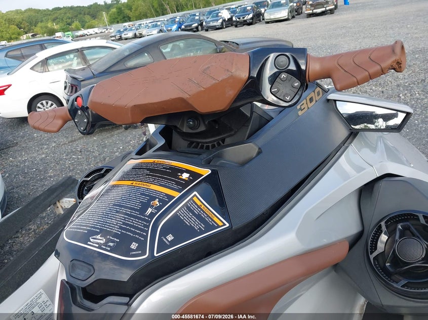 2018 SEADOO GTX-300 LIMITED auction photo 5