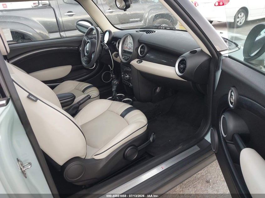 2014 MINI CLUBMAN auction photo 5