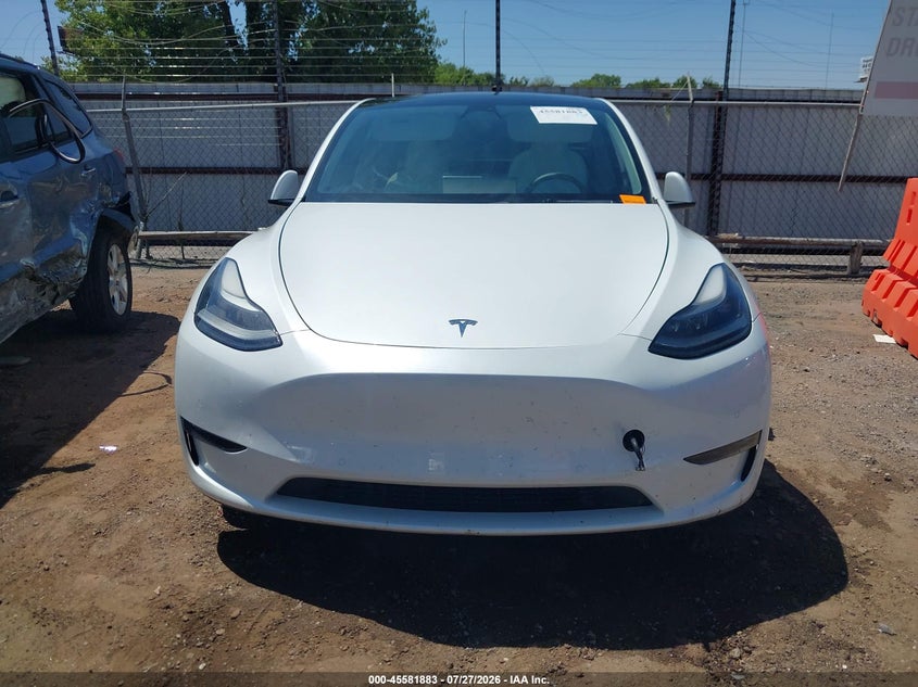 TESLA MODEL Y - zdjęcie 13