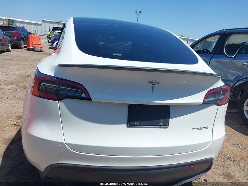 TESLA MODEL Y - zdjęcie 17