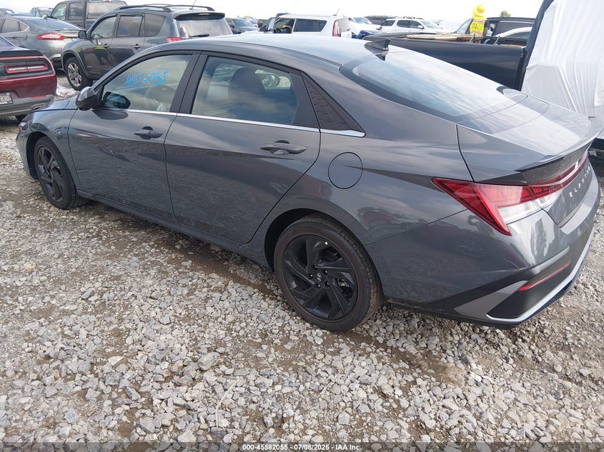 2026 HYUNDAI ELANTRA auction photo 3