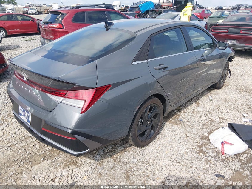 2026 HYUNDAI ELANTRA auction photo 4