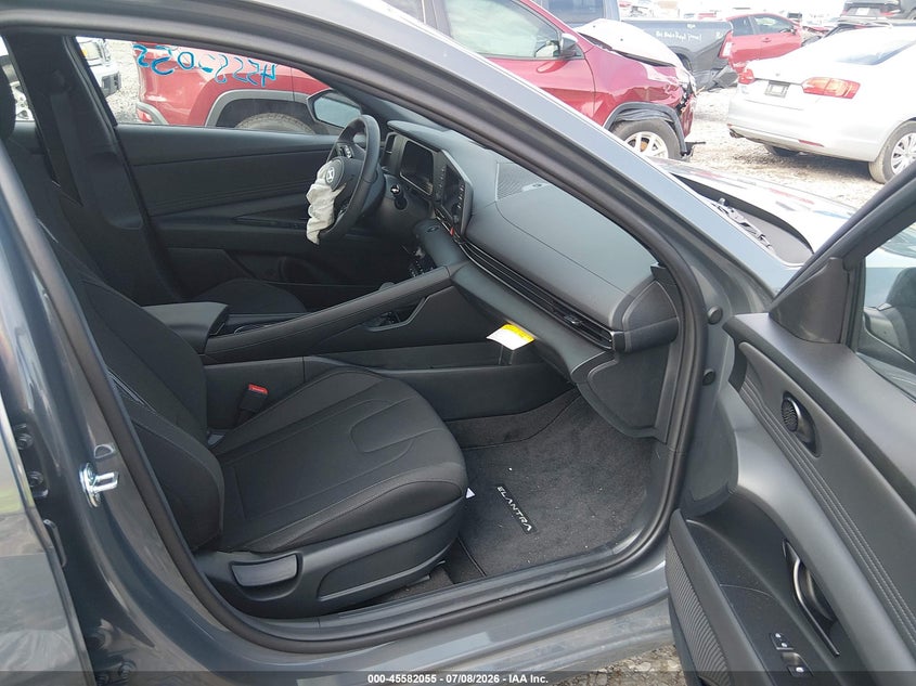 2026 HYUNDAI ELANTRA auction photo 5