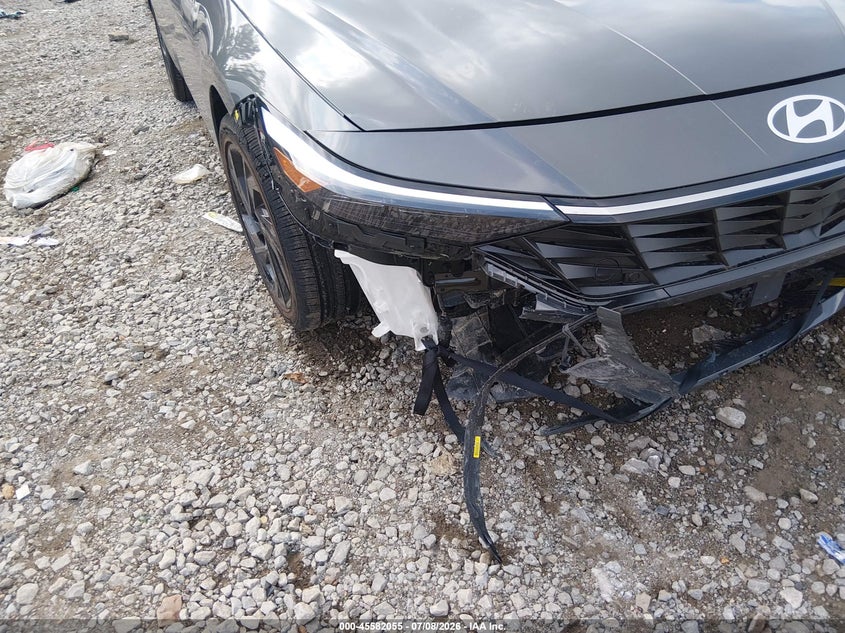 2026 HYUNDAI ELANTRA auction photo 6