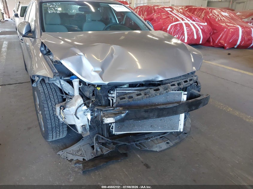 2017 HYUNDAI ELANTRA auction photo 6