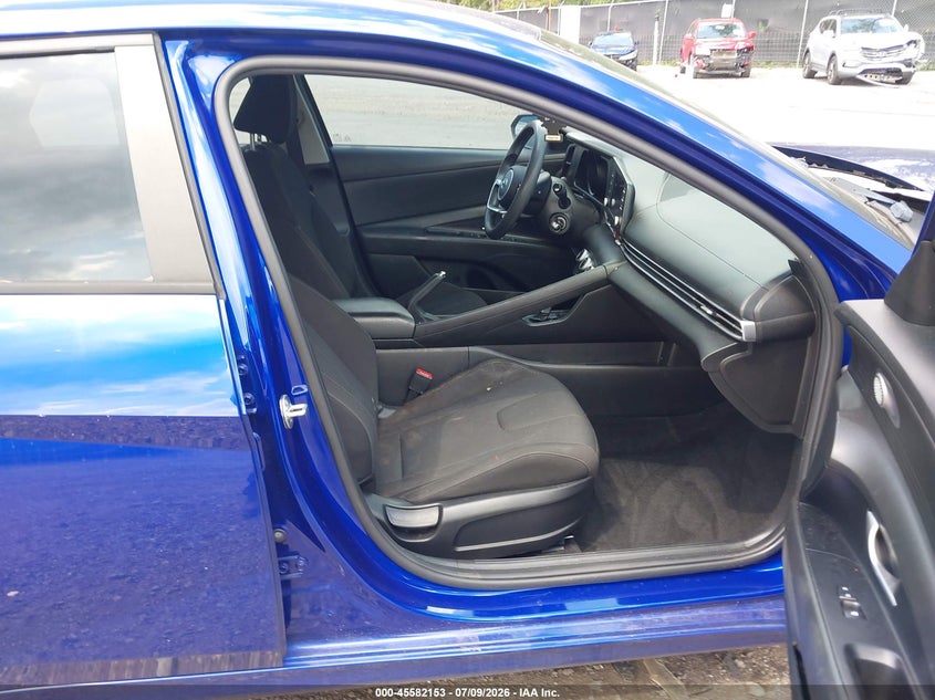 2021 HYUNDAI ELANTRA auction photo 5