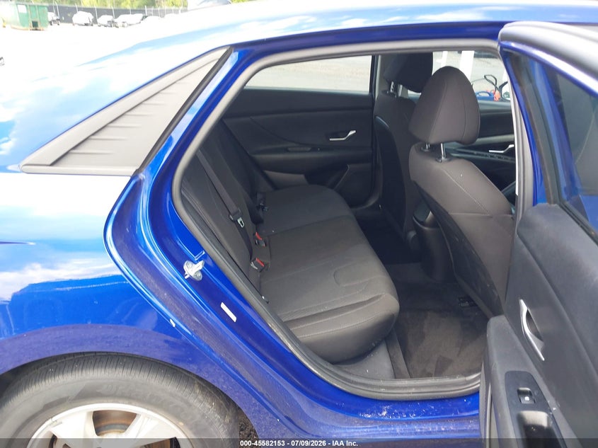 2021 HYUNDAI ELANTRA auction photo 8