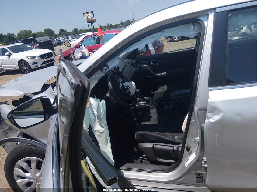 2017 Nissan Rogue S VIN: KNMAT2MT8HP615670 Lot: 45582189