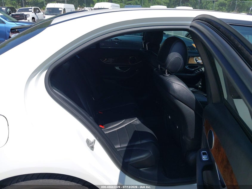 2015 Mercedes-Benz C 300 4Matic VIN: 55SWF4KB8FU030371 Lot: 45582329