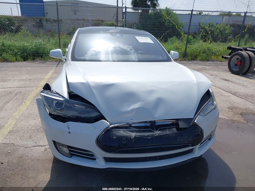 2015 Tesla Model S 70D/85D/P85D VIN: 5YJSA1E24FF109223 Lot: 45582343