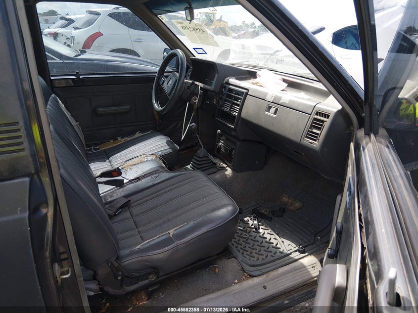 1988 MAZDA B2200 auction photo 5
