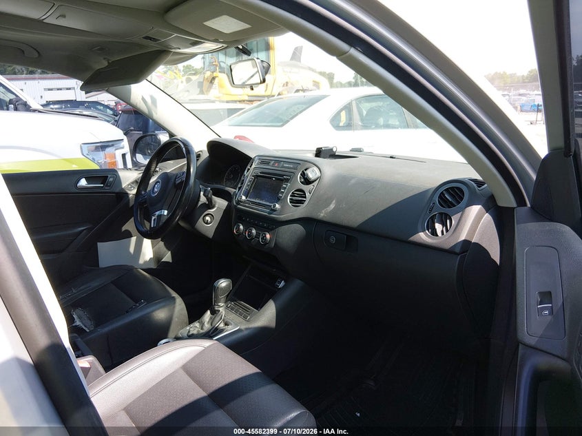 2013 VOLKSWAGEN TIGUAN auction photo 5