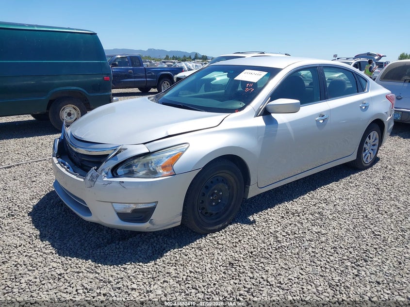 2013 Nissan Altima, Front & Rear, IAAI, VIN 1N4AL3AP1DC277730 — photo 2
