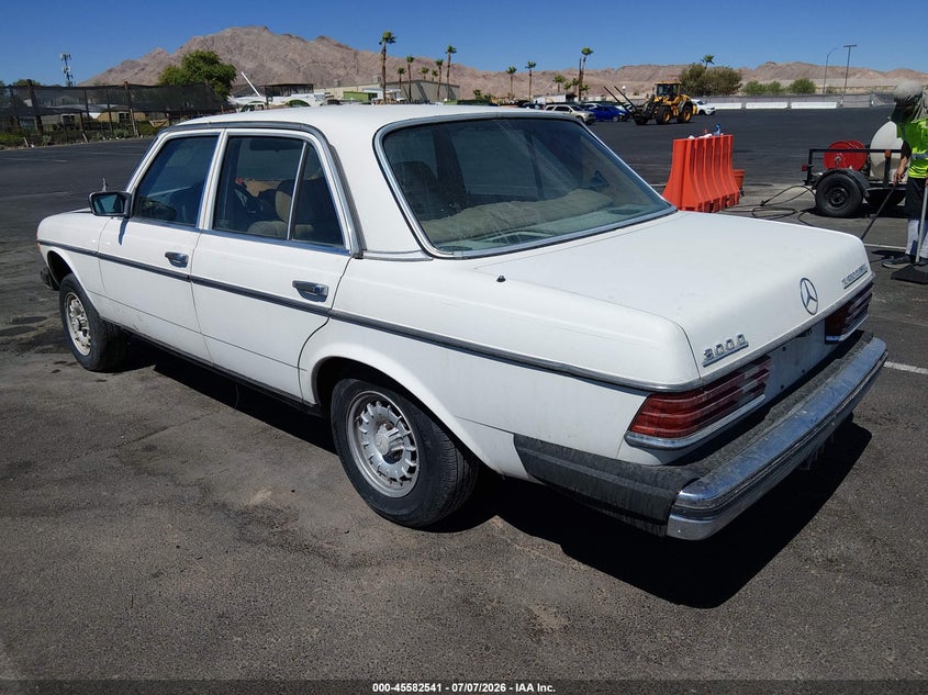 1983 MERCEDES-BENZ 300 auction photo 3