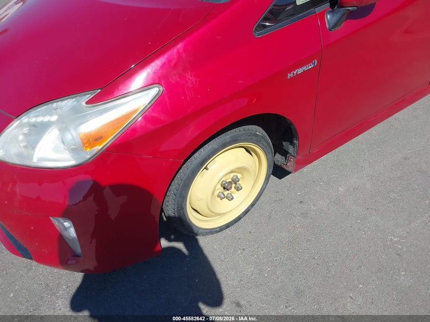 2013 TOYOTA PRIUS auction photo 6