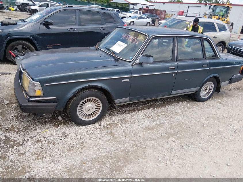 1989 Volvo 244 Dl/Gl VIN: YV1AX8845K1372074 Lot: 45582831