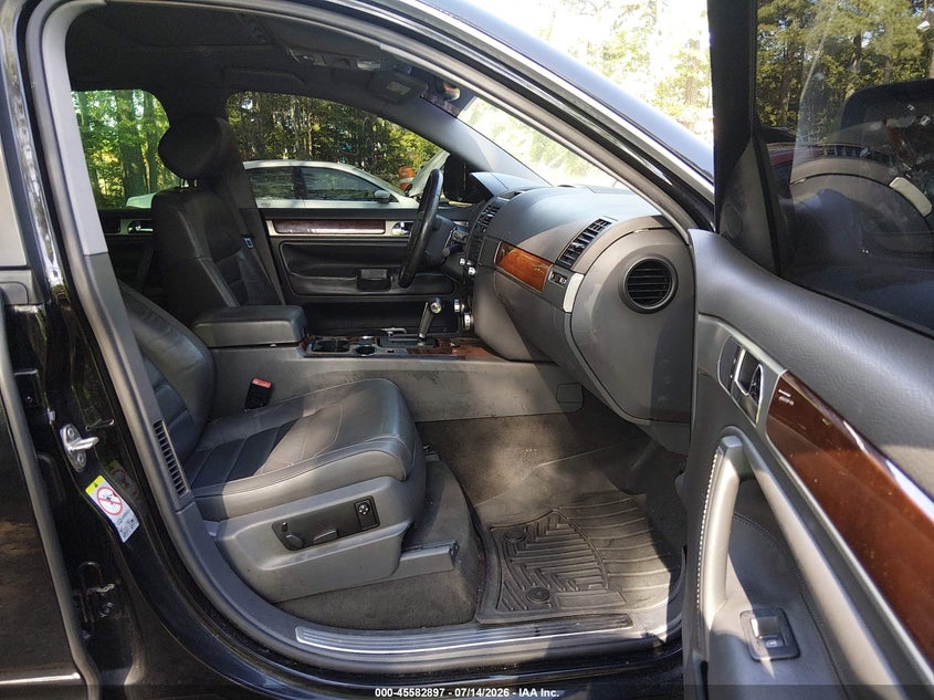 2008 VOLKSWAGEN TOUAREG 2 auction photo 5