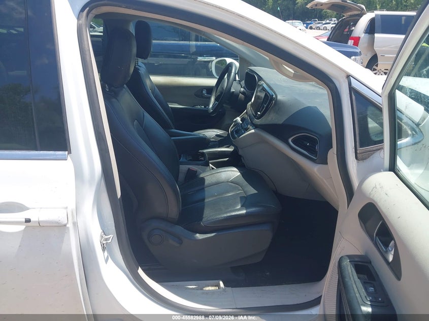 2022 CHRYSLER PACIFICA auction photo 5