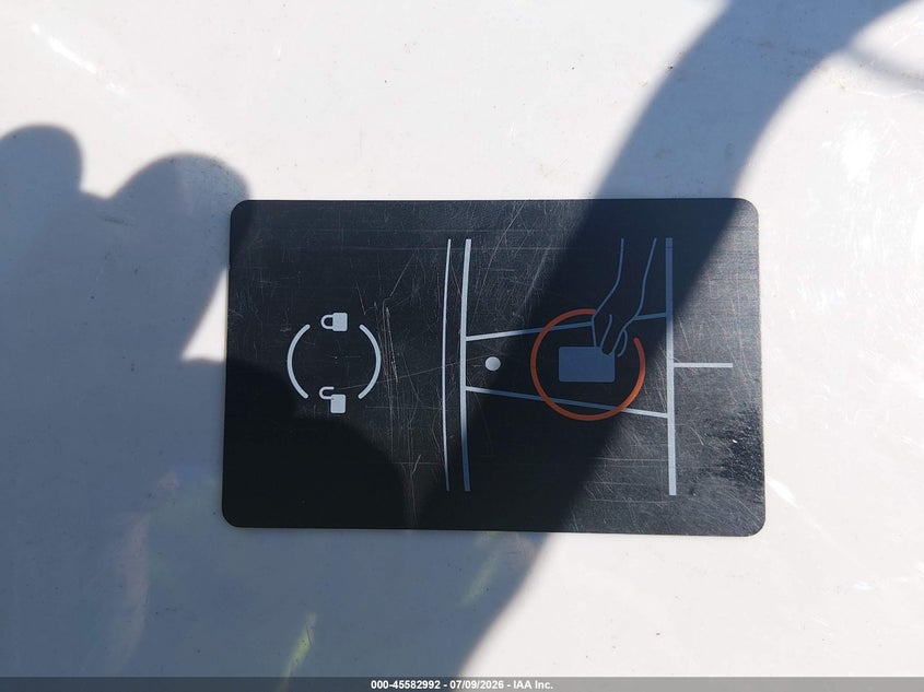 TESLA MODEL 3 - zdjęcie 10