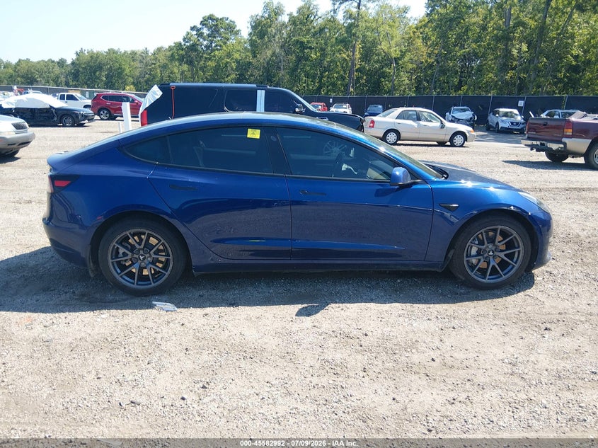TESLA MODEL 3 - zdjęcie 12