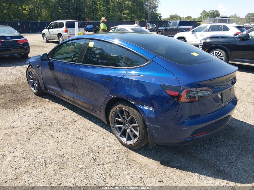 TESLA MODEL 3 - zdjęcie 3