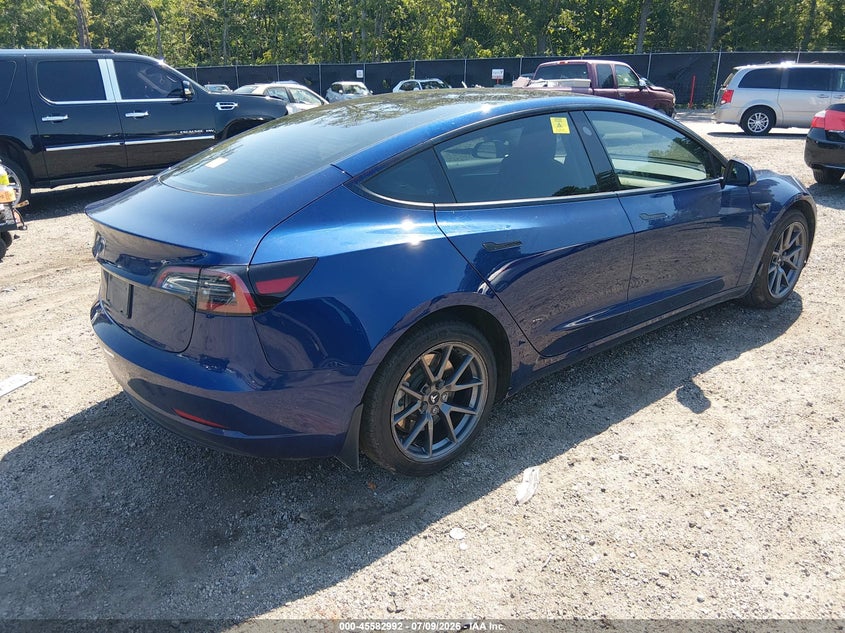 TESLA MODEL 3 - zdjęcie 4