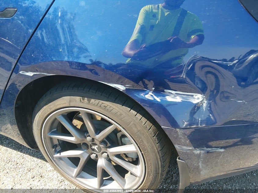 TESLA MODEL 3 - zdjęcie 6
