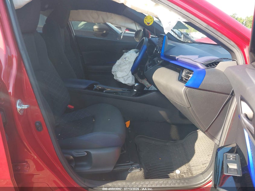 2020 TOYOTA C-HR auction photo 5