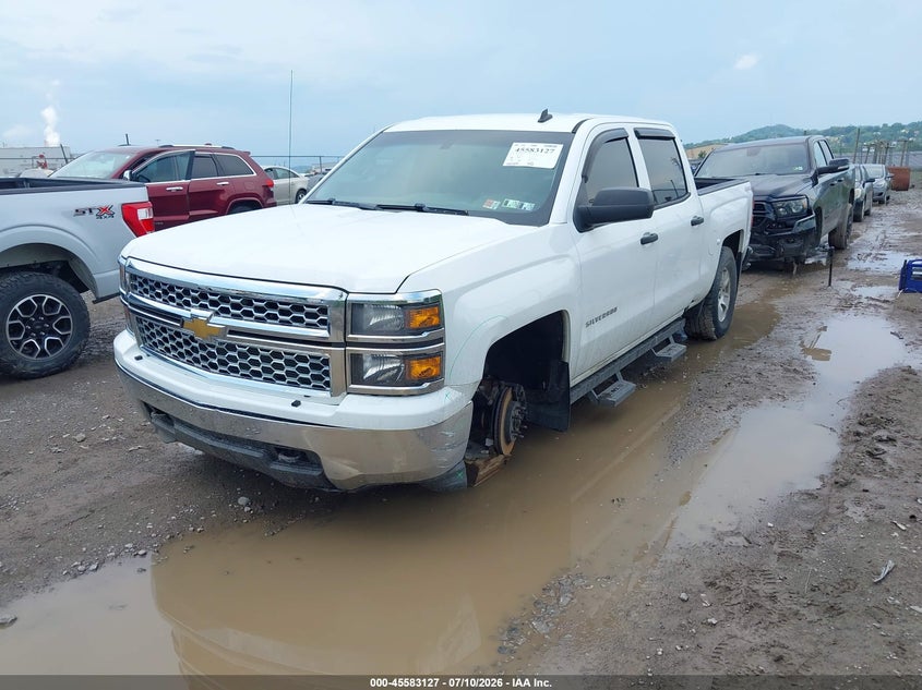2014 Chevrolet Silverado, Left Front, IAAI, VIN 3GCUKREC6EG490952 — photo 2