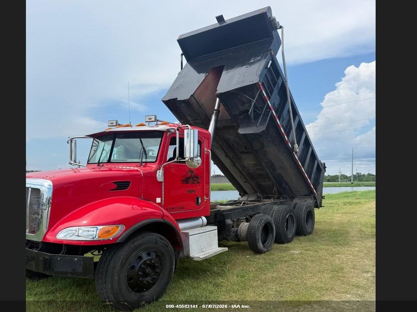 2006 PETERBILT 335 auction photo 2