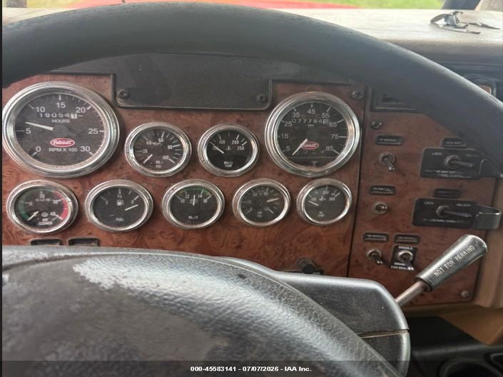2006 PETERBILT 335 auction photo 6