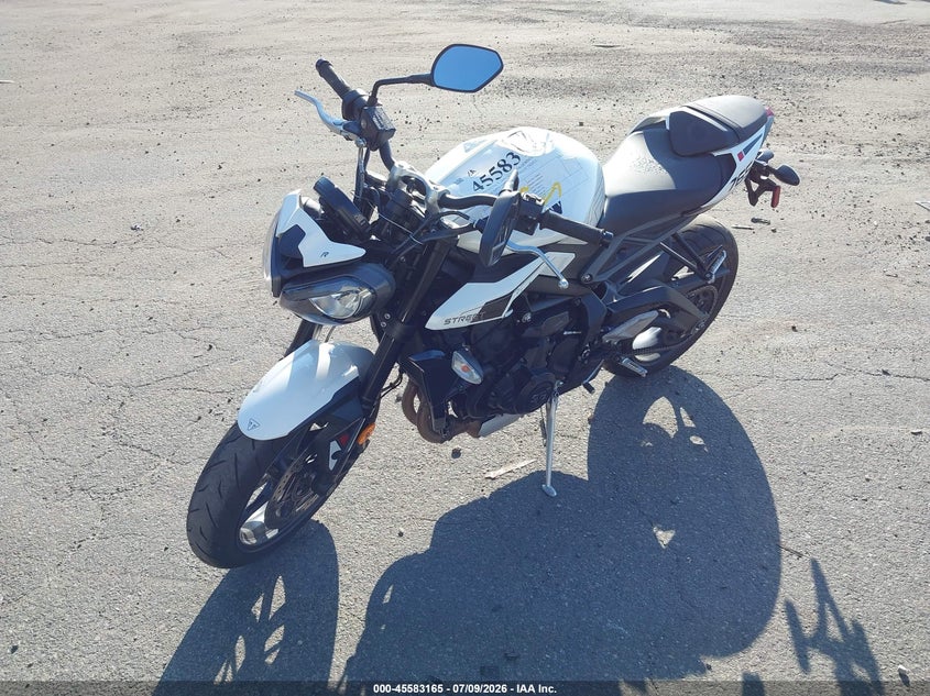 2024 TRIUMPH MOTORCYCLE STREET TRIPLE auction photo 2