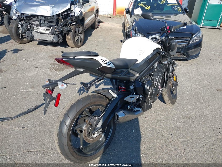 2024 TRIUMPH MOTORCYCLE STREET TRIPLE auction photo 4