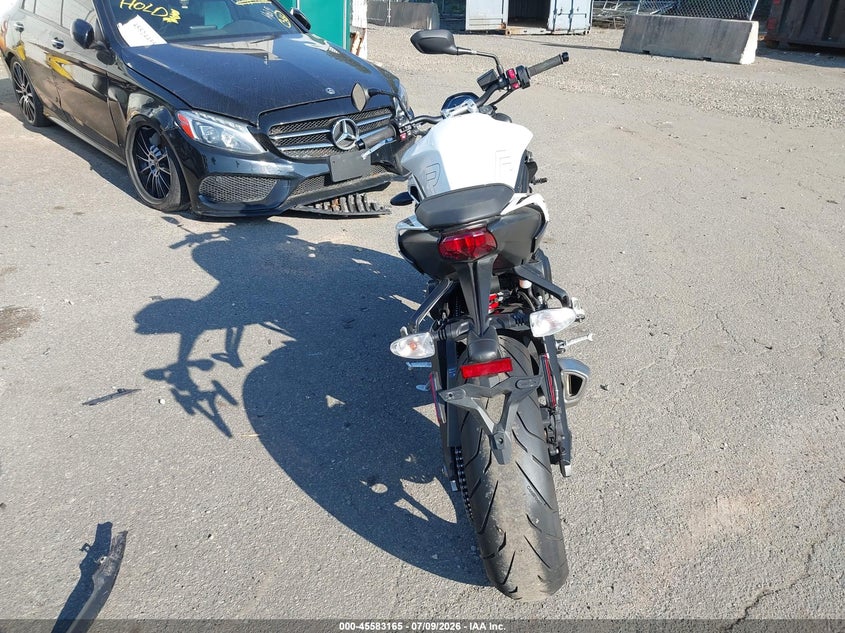 2024 TRIUMPH MOTORCYCLE STREET TRIPLE auction photo 6